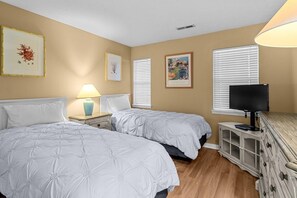 2 bedrooms, Internet, bed sheets - 2 Bedroom Golf Villa in Pawleys Island (Pawleys Island)