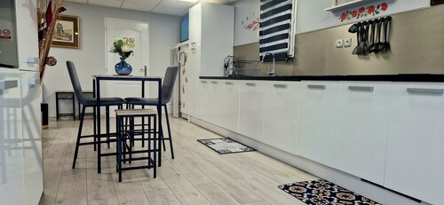 Appartement paisible dans une propriété verdoyante à 4KM du centre de vichy