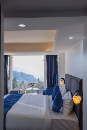 Deluxe Room | Blackout drapes, iron/ironing board, free WiFi - Hotel white castle (Shimla)