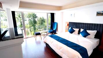 Blackout curtains, iron/ironing board, free WiFi