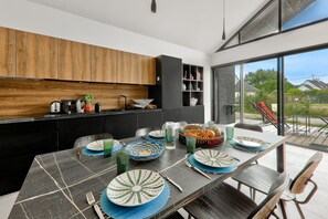 Dining - 700m from the beach, nice house for 8 (Sarzeau)