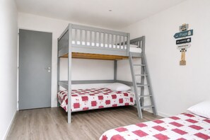 4 habitaciones, tabla de planchar con plancha y wifi gratis 