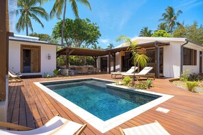 A heated pool - NEW: Exceptional villa with Creole charm at l'Ermitage-les-Bains (SAINT GILLES LES BAINS)