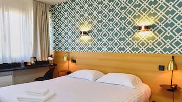 Superior Double or Twin Room, River View | Blackout curtains, soundproofing, iron/ironing board, free WiFi
