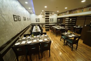 Restaurant - IV Midtown Mussoorie (Mussoorie)