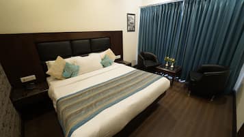 Kahden hengen premium-huone, 1 parisänky, tupakointi kielletty, oma kylpyhuone | Työpöytä, kannettavalle tietokoneelle sopiva työtila