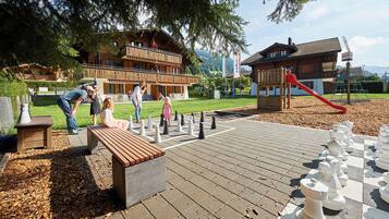 Tempat bermain anak - outdoor