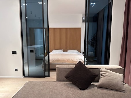 1 habitación, cortinas blackout y sistema de insonorización