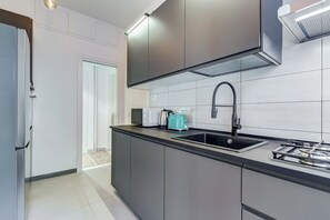 Apartment, 2 Bedrooms, Non Smoking, Kitchen | Private kitchen | Full-size fridge, microwave, oven, stovetop - Gianicolo Apartment with Terrace (Rome)