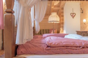 3 chambres, lit parapluie, Wi-Fi, draps fournis