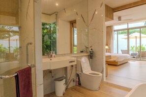 Dusche, Haartrockner, Bidet, Handtücher