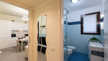 Deluxe-Apartment, Gartenblick | Badezimmer