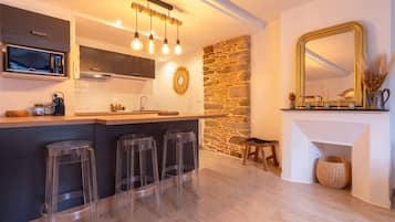 Cookware/dishes/utensils