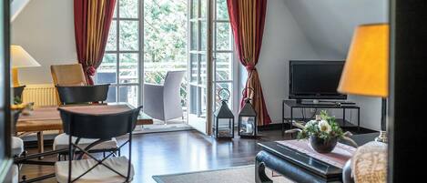 Fernseher, Stereoanlage