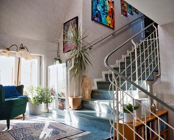 Escaleras con baranda