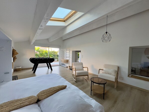 4 bedrooms, iron/ironing board, travel crib, WiFi