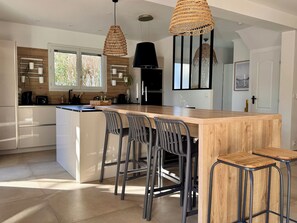 Fridge, microwave, oven, stovetop - La Casa de Luna - Mauguio (Mauguio)