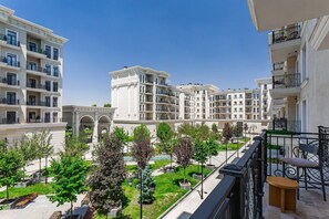 Luxury Apartment, Courtyard View | Terrace/patio - Boulevard 132 (Tashkent)