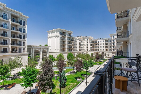 Luxury Apartment, Courtyard View | Terrace/patio