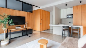 ลักซ์ชัวรี่อพาร์ทเมนท์, วิวสวนหย่อม | บริเวณนั่งเล่น