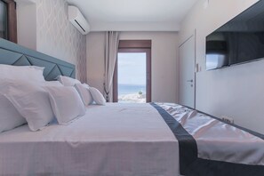 5 bedrooms, iron/ironing board, free WiFi, bed sheets