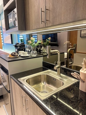 Private kitchen - brand new fully interior condo near Shaw MRT/Megamall/Ortigas/greenfield (Mandaluyong)