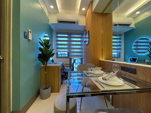 Dining - brand new fully interior condo near Shaw MRT/Megamall/Ortigas/greenfield (Mandaluyong)