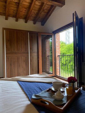 2 chambres, fer et planche à repasser, draps fournis