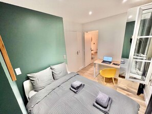 1 Schlafzimmer, Schreibtisch, Bügeleisen/Bügelbrett, WLAN