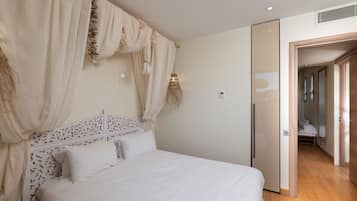 Apartment, Garden View (Bord de Mer) | In-room safe, individually decorated, individually furnished, desk