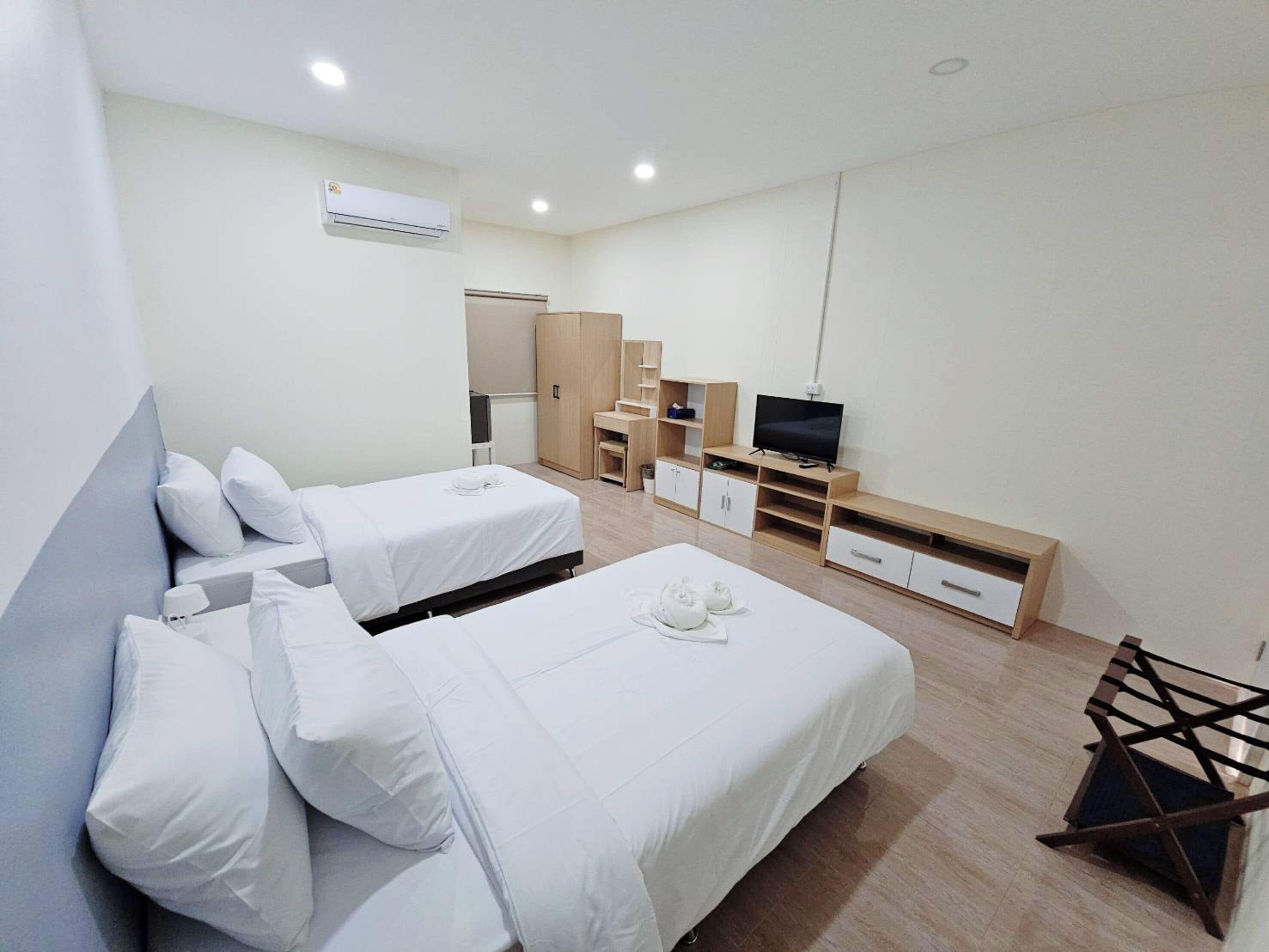 标准双床房 | 免费 WiFi、床单