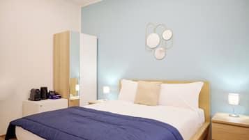 Classic Double Room | Desk, laptop workspace, blackout curtains, iron/ironing board