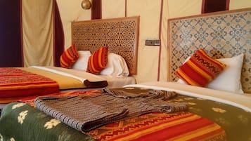 Tienda económica, vistas al desierto | 6 dormitorios y caja fuerte