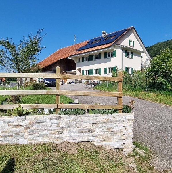 Exterior - Holiday flat Chez Rosalie (La Roche FR)