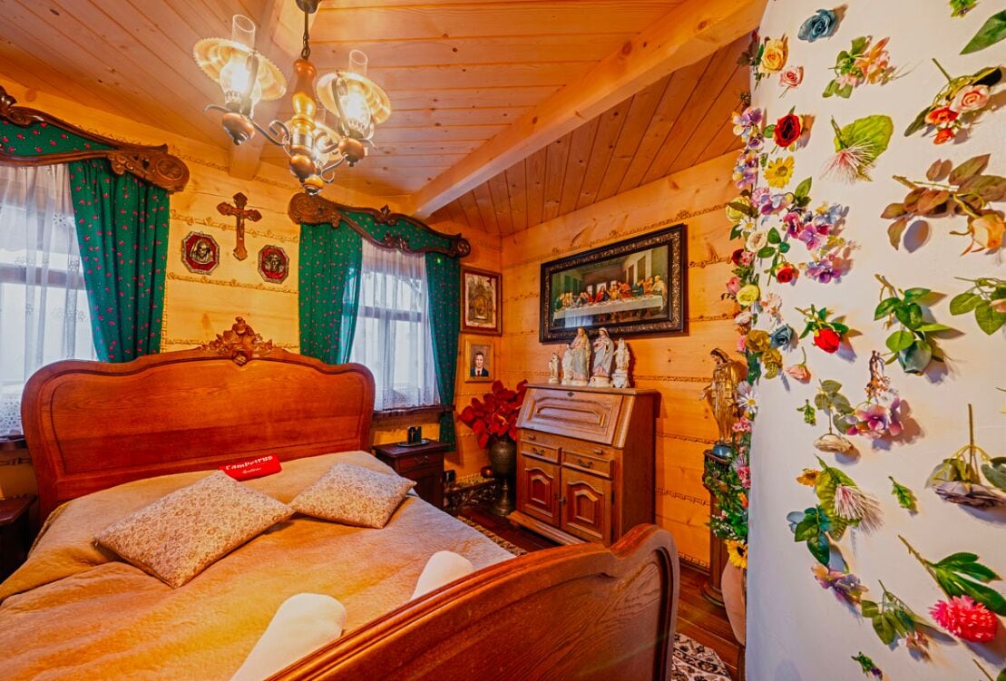 5 chambres, fer et planche à repasser, Wi-Fi, draps fournis