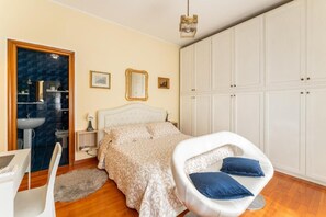 Habitació, 1 dormitori, balcó, vistes a la ciutat | 1 dormitori 