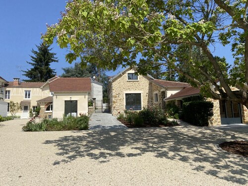 3 Charming Cottages with Garden, Near Paris