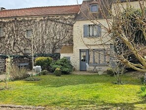 Exterior - Charming cottage in Montainville with garden, terrace and TV (Montainville)