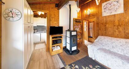 Chalet 'Orserose I Masenin' avec vue sur la montagne, terrasse partagée et Wi-Fi