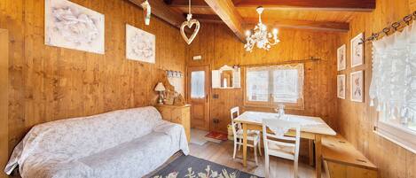 Fernseher, DVD-Player, Stereoanlage