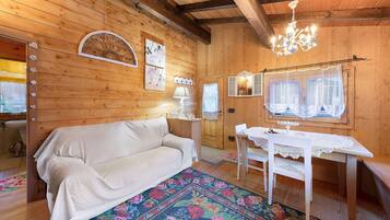 Fernseher, DVD-Player, Stereoanlage