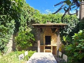 Outdoor dining - Peaceful medieval house with Wifi and pets allowed (Houdan)