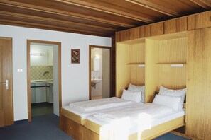 1 bedroom, iron/ironing board, free WiFi, bed sheets - Apartment '1' with Mountain View, Shared Garden and Wi-Fi (Ortisei)