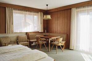 1 chambre, fer et planche à repasser, Wi-Fi gratuit, draps fournis