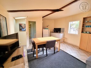 Dining - Charming cottage with WIFI near Paris (Mareil-Marly)