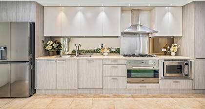 Luxe Living Terrace by The Star: 3-Level Luxury in Sydney's Vibrant Heart