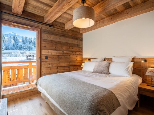 Half-chalet, mountain views - 12 guests