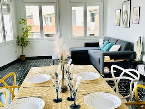 Interior - Spacious apartment in Roses near the beach with parking. (Roses)
