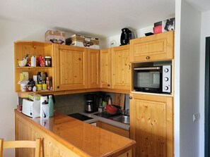 Fridge, microwave, dishwasher