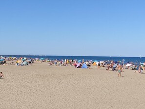 Beach nearby - Direct beach access - 1BR with pool & parking in Gruissan (Gruissan)